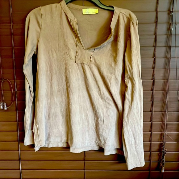 How very Loved Tops - How very Loved shirt